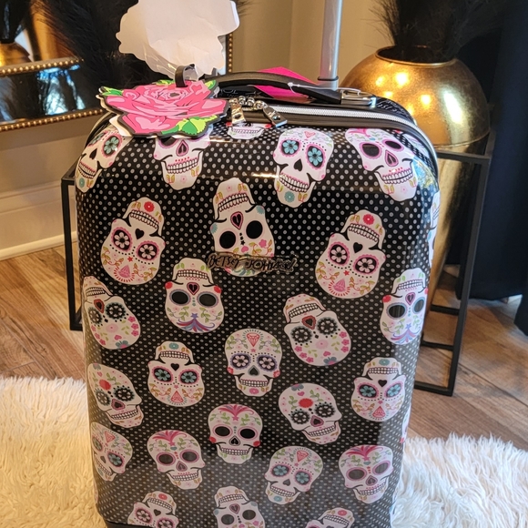 Betsey Johnson 21inch "Skull Party"Laugage New - Picture 1 of 10